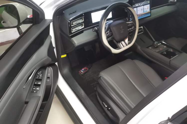 Used BYD Qin L 2024 DM-i 120KM Beyond Model
