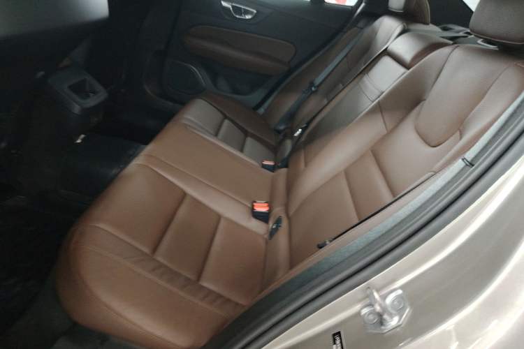 Used Volvo S60 2022 B4 Zhiyi Luxury Edition
