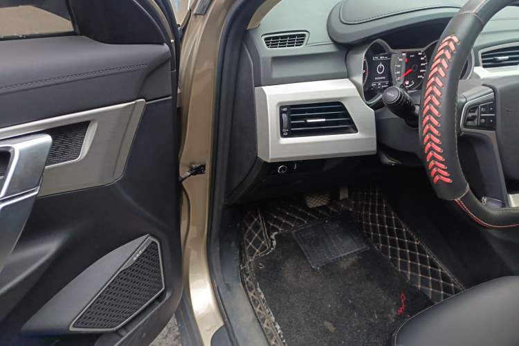 Used Geely Auto Emgrand X7 Sport 2018 1.8TD Automatic Two-Wheel Drive Zhiya Model