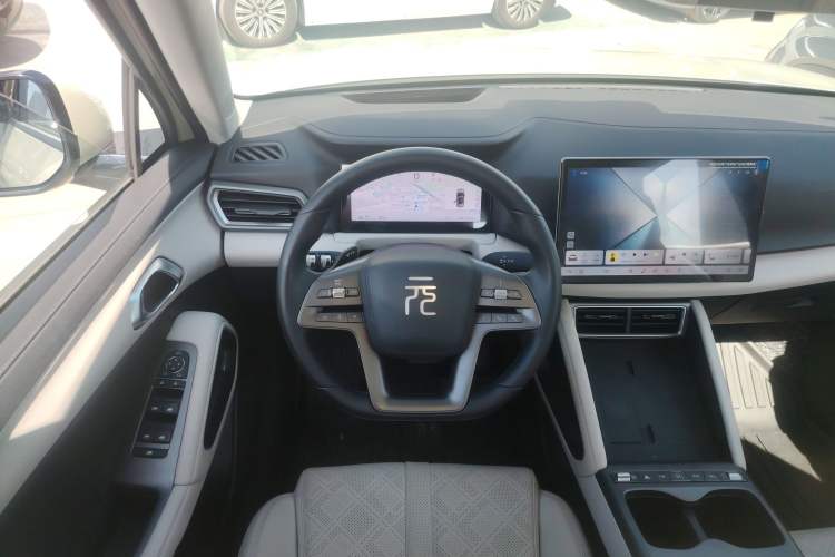 Used BYD Yuan UP 2025 Intelligent Driving Version 401 km Beyond-Range Edition