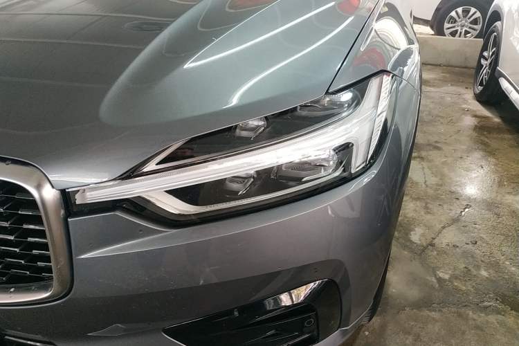 Used Volvo XC60 2019 T5 4x4 Smart & Dynamic Sport Edition China VI Standard
