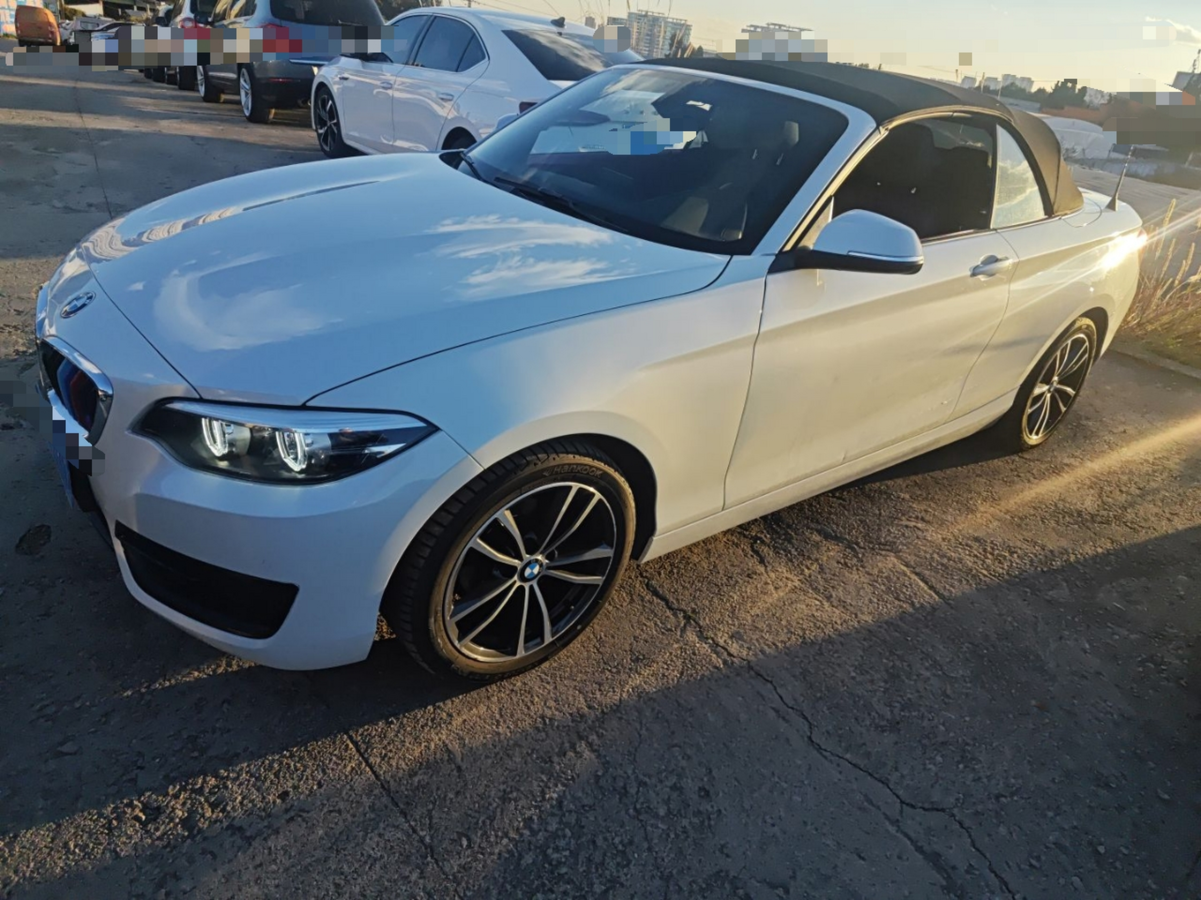 تحت مقدمة السيارة