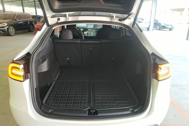 Used Tesla Model Y 2022 Rear-Wheel-Drive Version