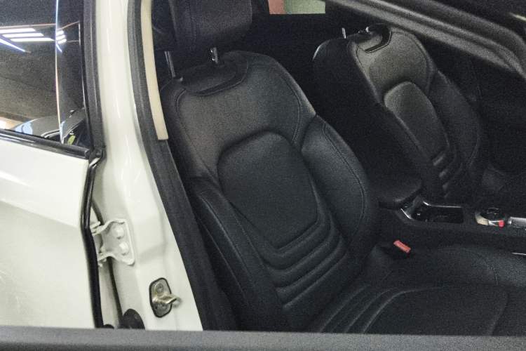 Used  6 2014 1.6T Luxury Edition THP160
