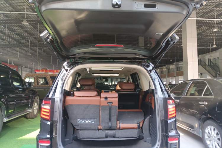 Used Honda Elysion 2019 2.0L Hybrid Supreme Edition
