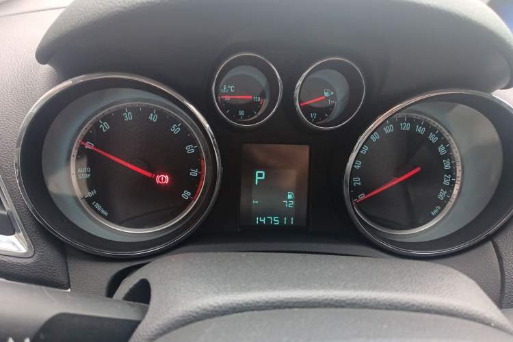 Used Buick Encore 2015 1.4T Automatic Two-Wheel Drive Urban Elite Version
