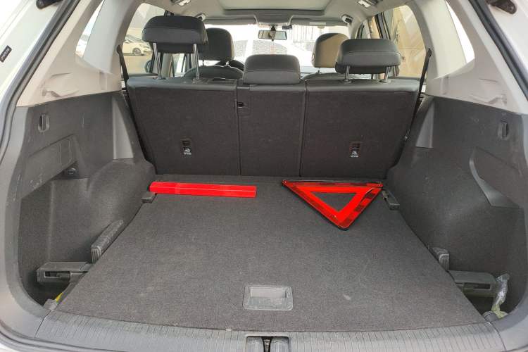 Used Volkswagen Tiguan L 2024 300TSI Automatic Two-Wheel Drive Smart Edition
