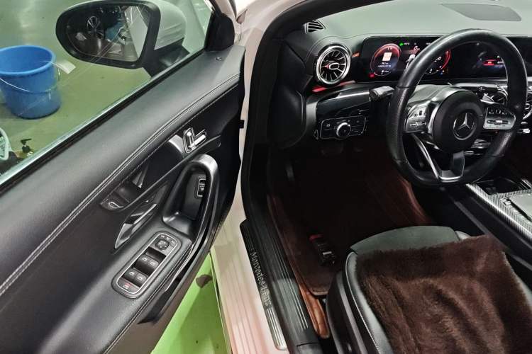 Used Mercedes-Benz A-Class 2020 Restyled A 200 L Sport Sedan Fashion Version
