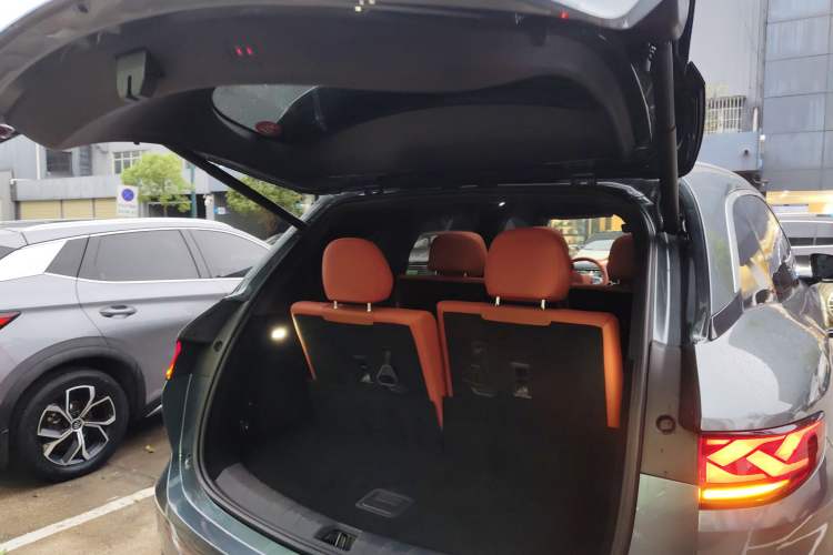 Used BYD Tang L 2025 EV 600KM All-Wheel-Drive LiDAR Flagship Model
