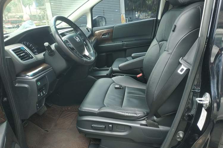 Used Honda Odyssey 2015 Updated Version 2.4L Smart Edition