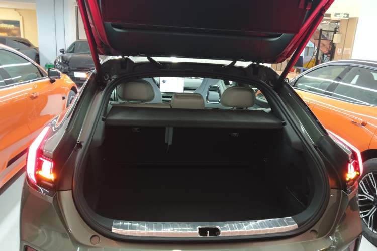 Used Zeekr 001 2025 WE Edition 100 kWh Rear-Wheel Drive
