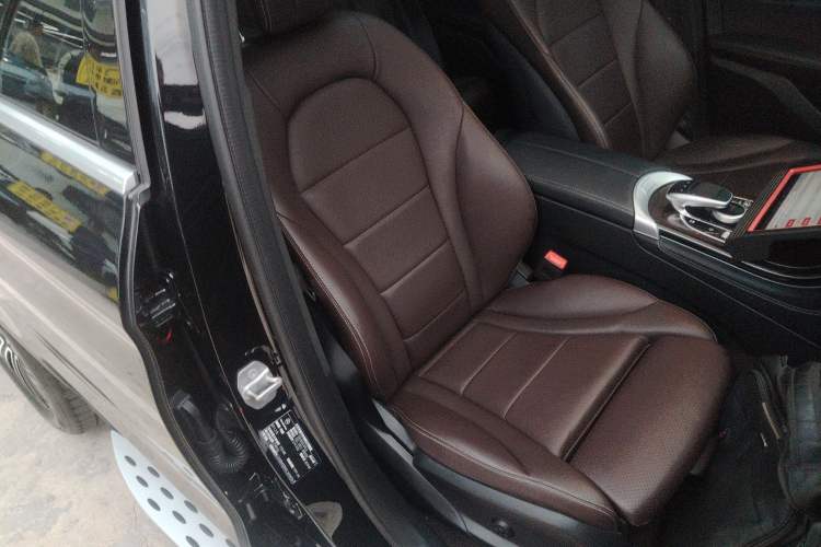 Used Mercedes-Benz GLC 2019 GLC 260 L 4MATIC Dynamic Model
