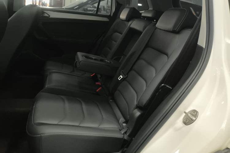 Used Volkswagen Tiguan L 2019 Revised 330TSI Automatic Two-Wheel Drive Smart & Luxury Edition China VI Standard