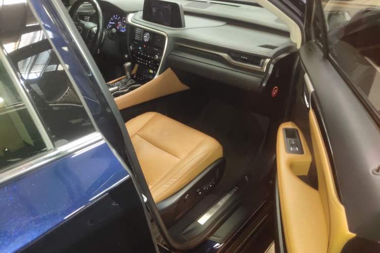 Used Lexus RX 2020 Revised Version 300 Two-Wheel Drive Comfort Edition
