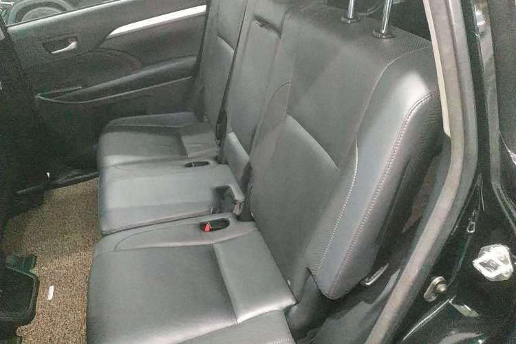 Used Toyota Highlander 2018 2.0T Four-Wheel Drive Luxury Version 7 Seats China VI Standard
