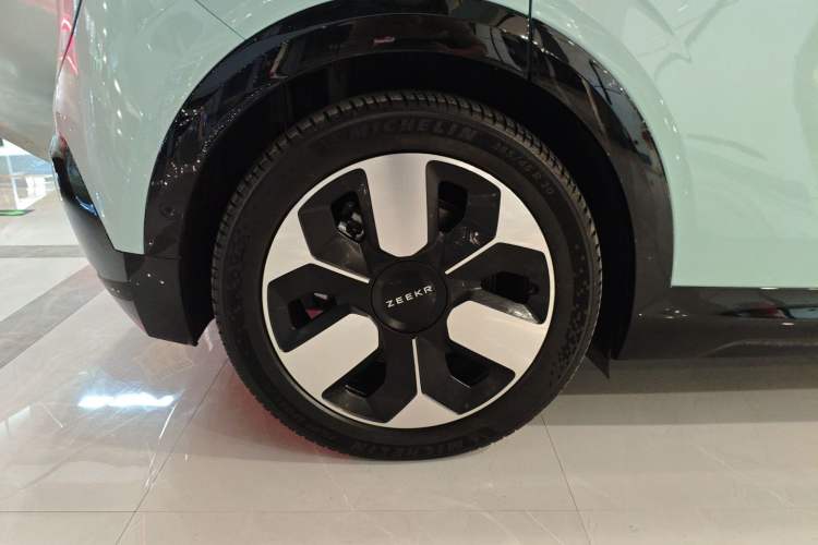 Used Zeekr MIX 2025 Intelligent Driving Version
