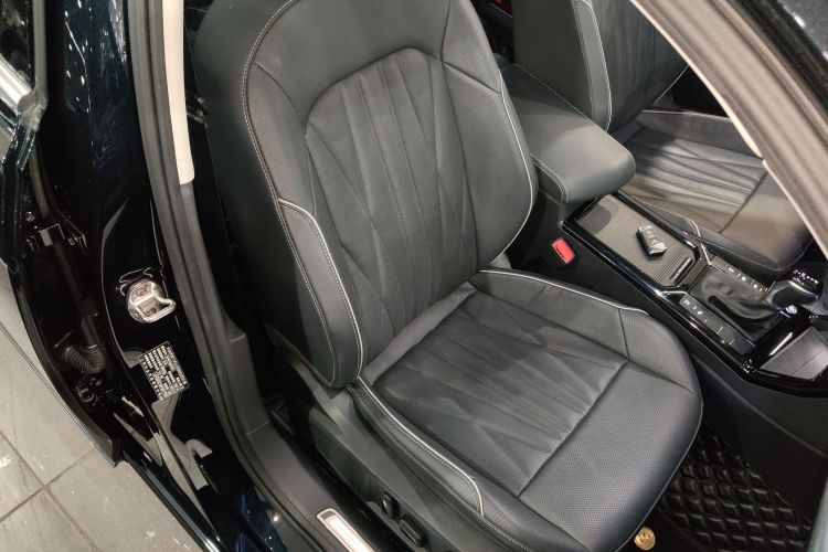 Used Volkswagen Passat 2023 Facelift 330TSI Luxury Edition
