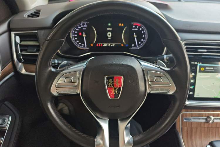 Used Roewe RX8 2018 30T Smart Connectivity Two-Wheel Drive Supreme Edition
