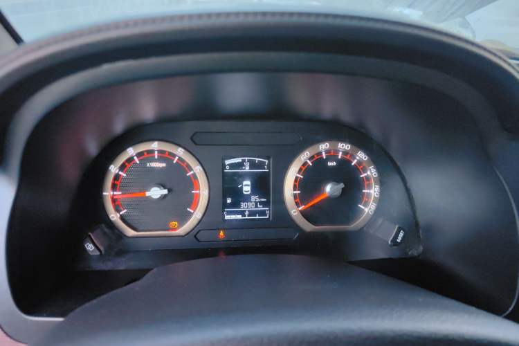 Used FORTHING Lingzhi 2018 M5L 1.6L 7-Seater Comfort Model
