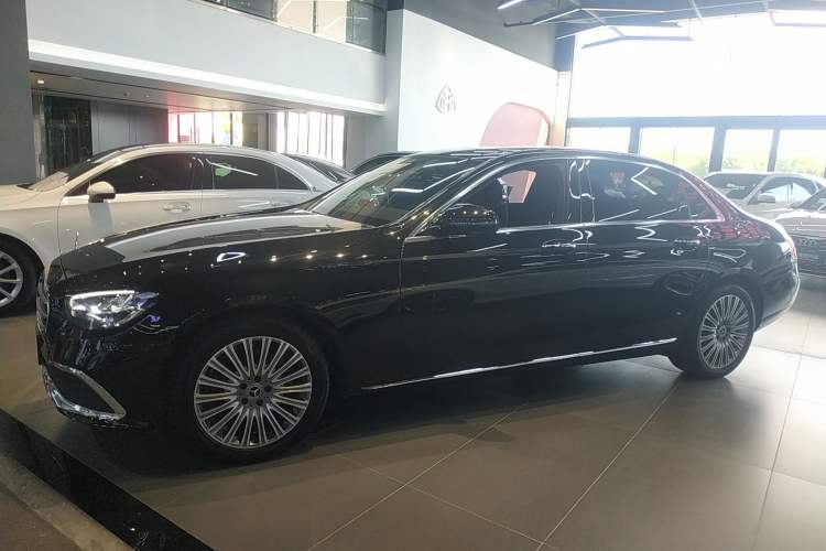 Used Mercedes-Benz E-Class 2023 Updated E 300 L Fashion Edition
