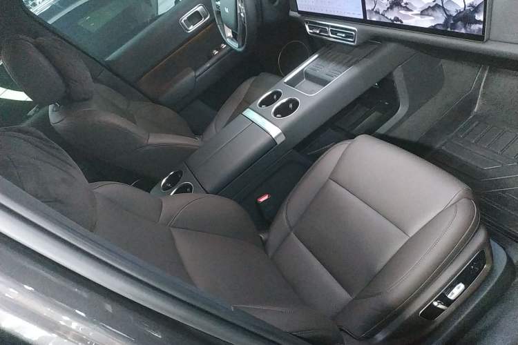 Used Li Auto L8 2023 Pro Model
