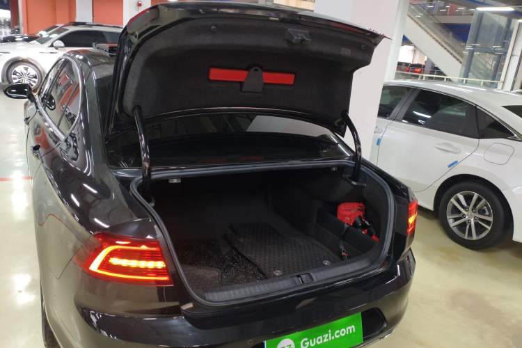 Used Volkswagen Magotan 2019 330TSI DSG Leading Model China VI Standard
