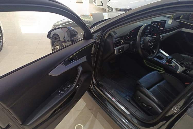 Used Audi A4L 2022 40 TFSI Fashion Dynamic Model
