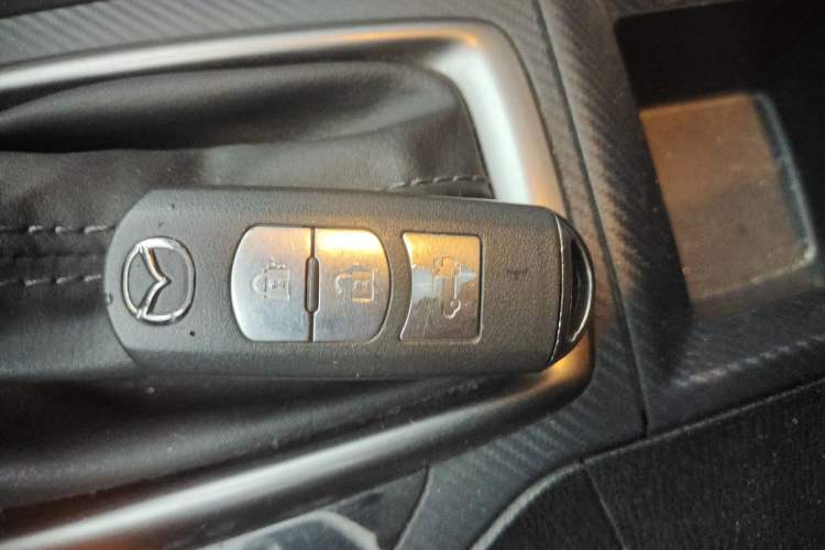 Used Mazda Mazda 3 Axela 2017 Sedan 1.5L Automatic Comfort Model Emission Standard China V
