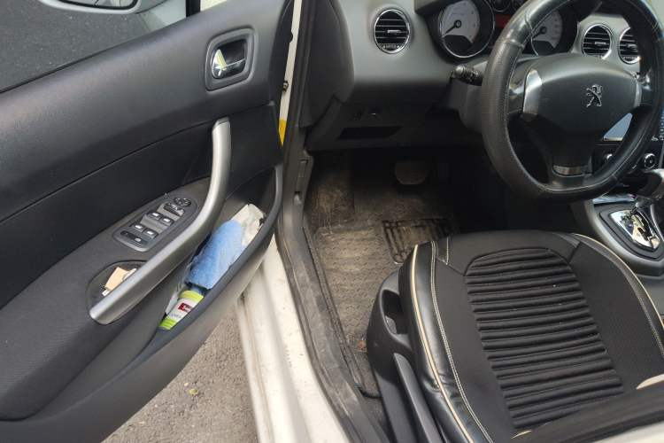 Used Peugeot 408 2013 2.0L Automatic Comfort Edition
