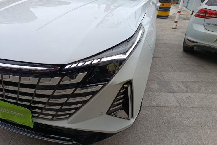 Used Changan UNI-Z New Energy 2024 Blue Whale Smart Electric iDD 125km Excellence Model
