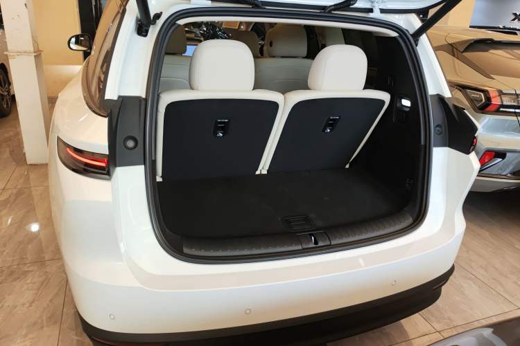 Used Li Auto Li Auto i8 2025 Standard Edition