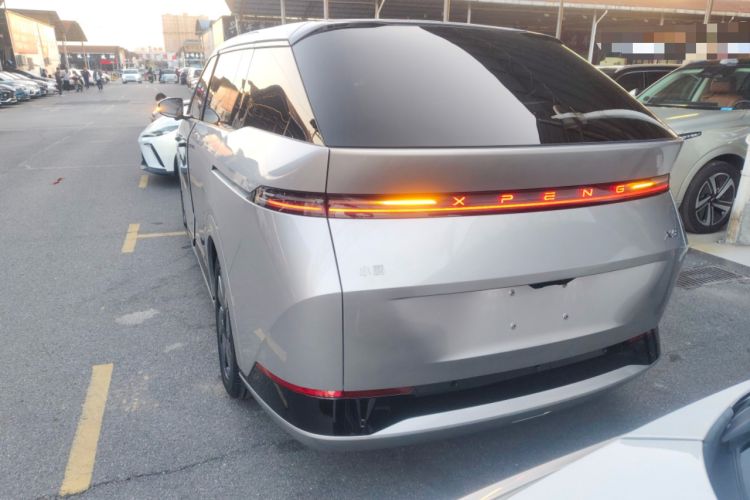 Used XPeng X9 2024 702 Ultra-Long Range Pro
