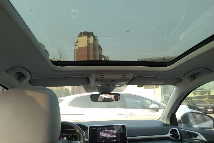 Used Volkswagen Tharu 2024 300TSI Two-Wheel-Drive Moon Luxury Edition
