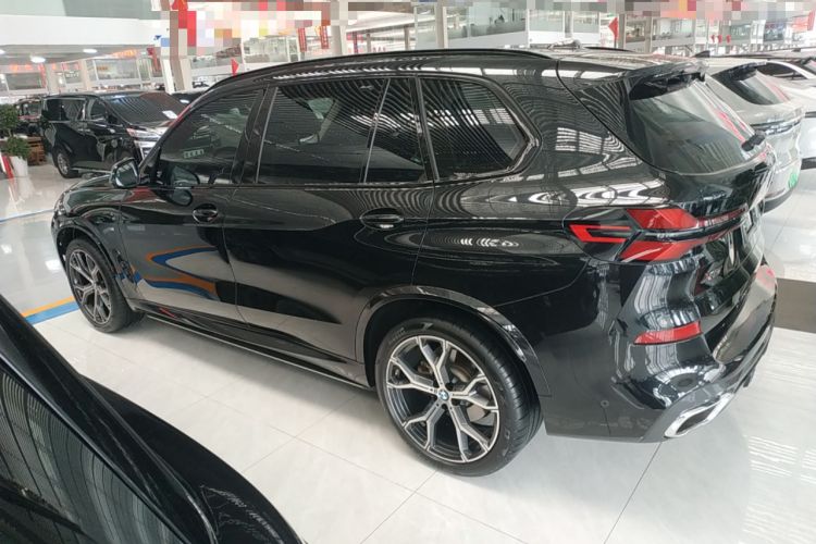 Used BMW X5 2023 xDrive 30Li Luxury M Sport Night Edition Package
