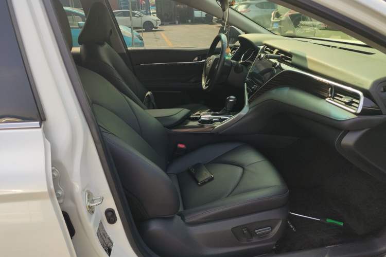 Used Toyota Camry 2019 2.0G Luxury Edition China VI Standard
