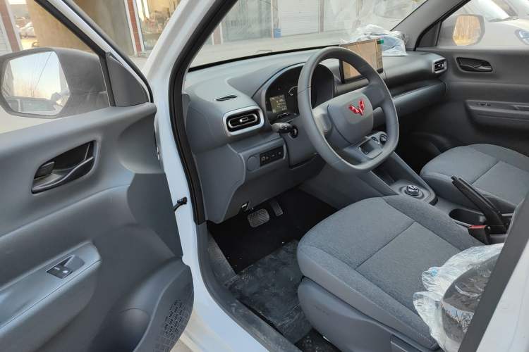 Used Wuling Hongguang New Energy 2024 All-Electric Model 300KM Standard Version
