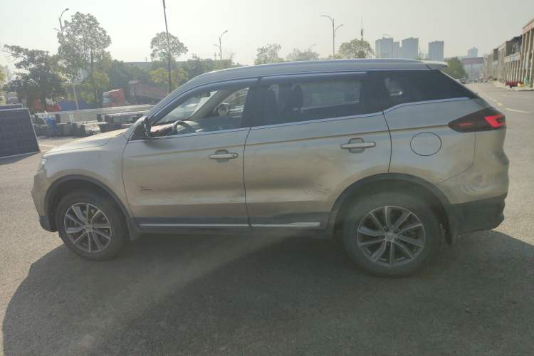 Used Geely Auto Emgrand X7 Sport 2020 1.8TD DCT Two-Wheel Drive Smart Connect 4G-Enabled Version
