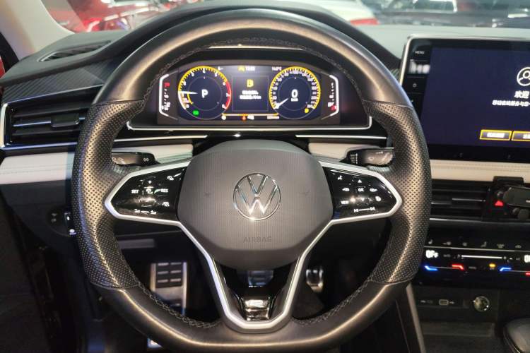 Used Volkswagen Tiguan L 2023 330TSI Automatic Two-Wheel Drive R-Line Enjoyment Edition
