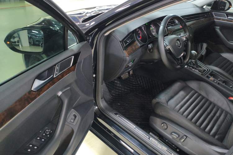 Used Volkswagen Magotan 2019 330TSI DSG Leading Model China VI Standard
