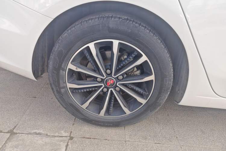 Used Roewe i5 2020 1.5L Automatic 4G Connect Luxury Flagship Edition
