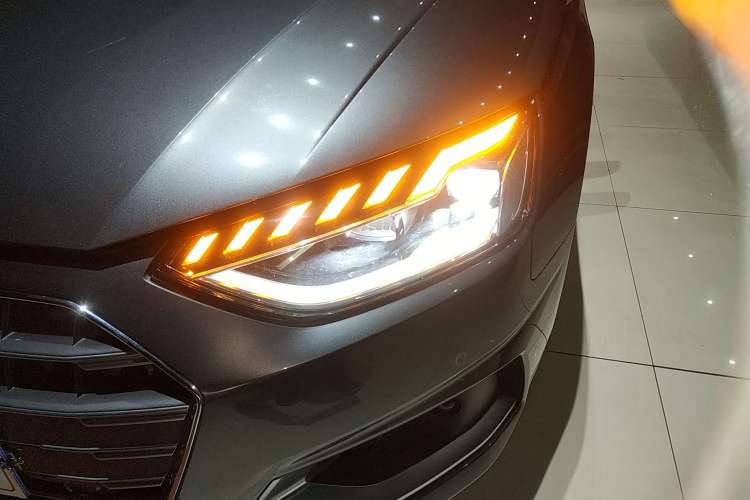 Used Audi A4L 2020 40 TFSI Fashionable and Elegant Model
