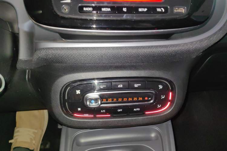 Used  fortwo 2015 1.0L 52 kW Hardtop Passion Edition
