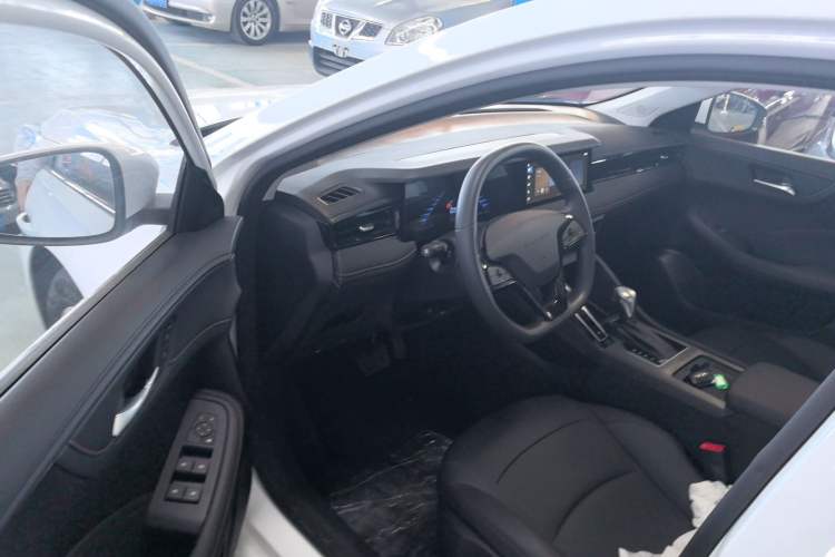 Used Roewe i5 
