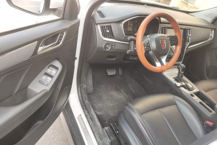 Used Roewe RX5 2019 20T Two-Wheel Drive Automatic Ali Smart Connectivity Platinum Edition
