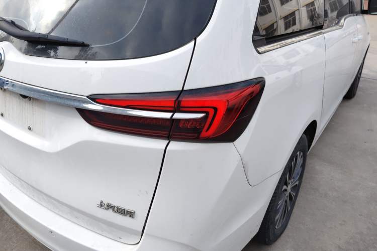 Used Buick GL8 2022 Land Cruiser Executive Class 652T Comfort Model
