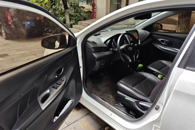 Used Toyota YARiS L 2017 1.5G CVT JingSu Model with Upgraded Sunroof
