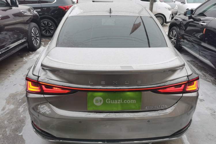 Used Lexus ES 2025 300h Deluxe Edition