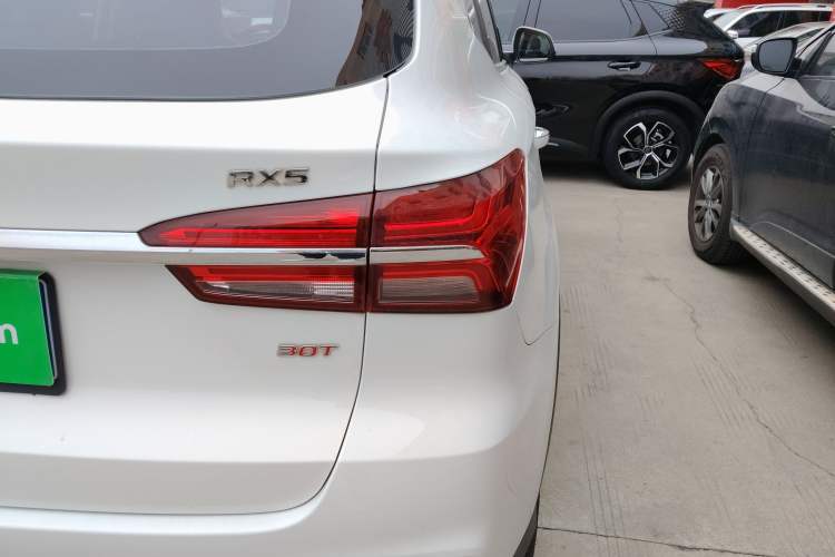 Used Roewe RX5 2016 30T Two-Wheel Drive Automatic Internet Smart Edition
