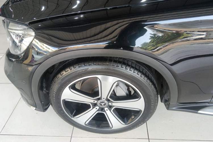 Used Mercedes-Benz GLC 2019 Refreshed GLC 300 L 4MATIC Dynamic Edition
