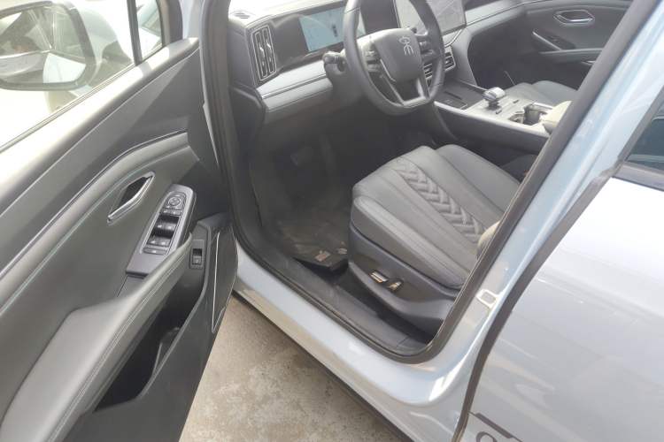 Used BYD Song L DM-i 2025 Intelligent Driving Version 160 km Beyond-Range Type
